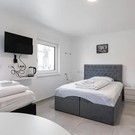 By Staystay I 24 Check-in *