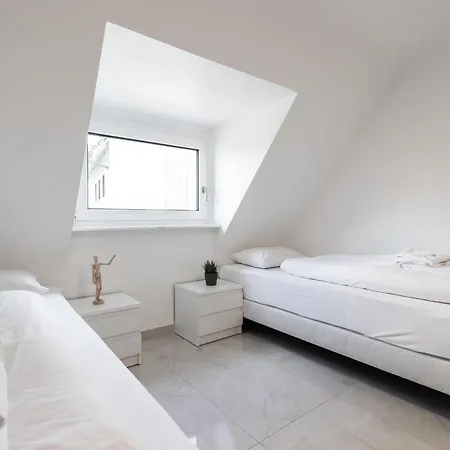 By Staystay I 24 Check-in *