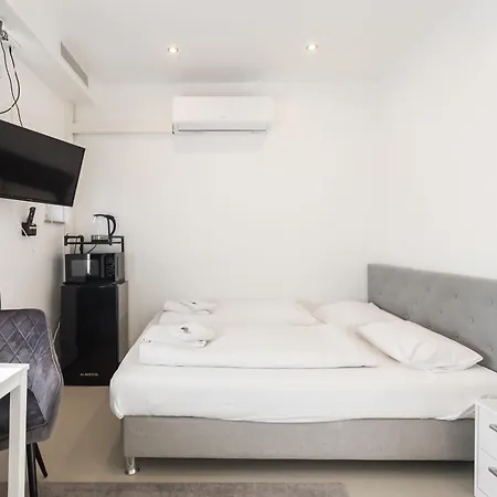 Penzion By Staystay I 24 Check-in *