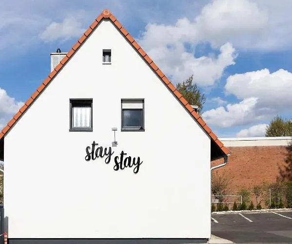 By Staystay I 24 Check-in Konukevi Nürnberg